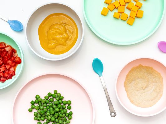 Start Trying Solid Foods With Breastfeeding Or Formula Milk