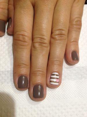 The two-tone nails are a fun and easy nail art idea for kids